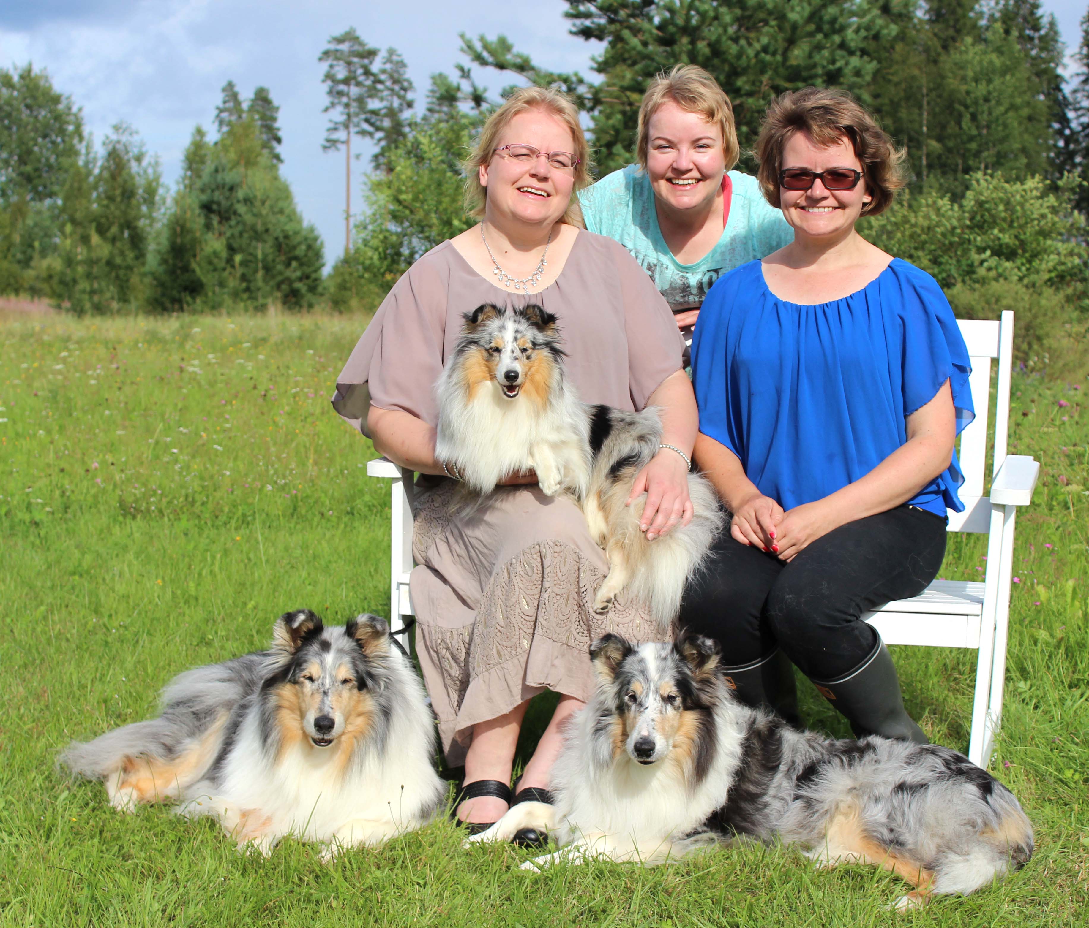 Mirja Piia Minna Pihla Pyry Laura 002